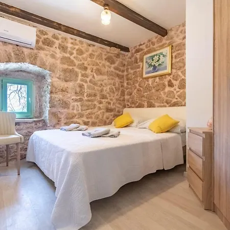Pristinus Villa *