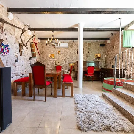 Pristinus Villa *