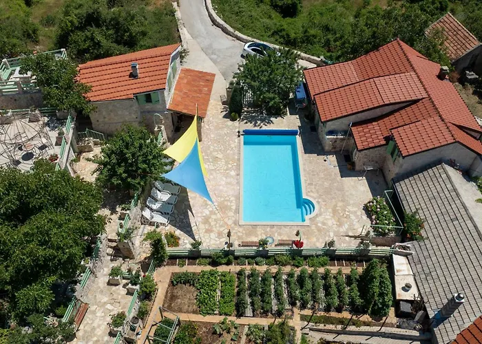 וילה Pristinus Krstatice